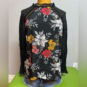 SHEIN Black Floral Lace Sleeve Blouse